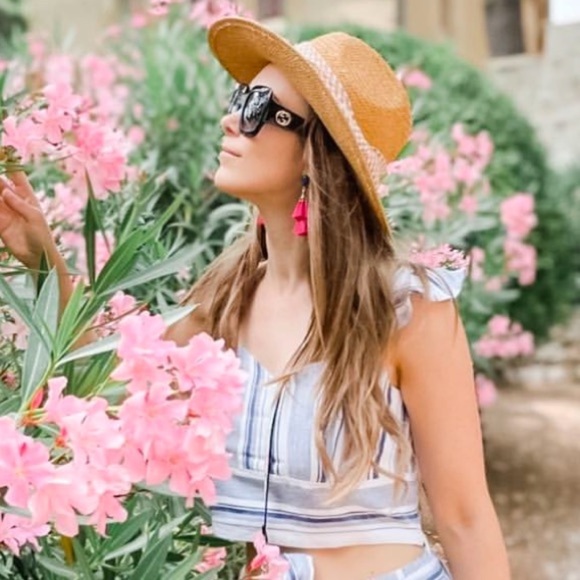 Straw hat - Picture 1 of 10
